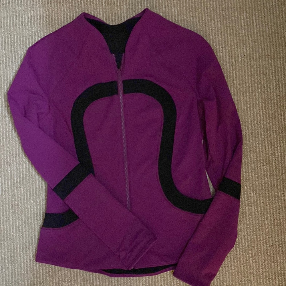 Lululemon’s reversible jacket